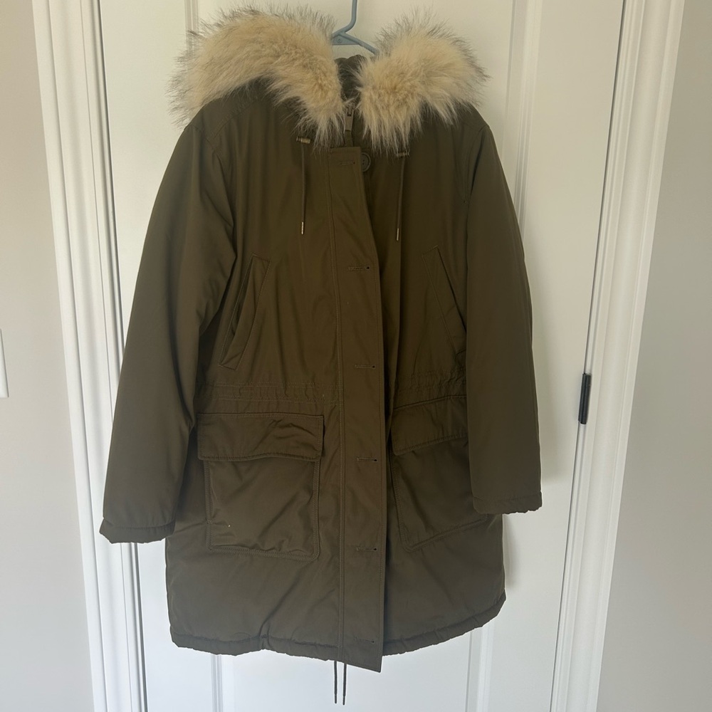 LIKE NEW GAP Green and Cream Puffer Jacket with Faux Fur Hood